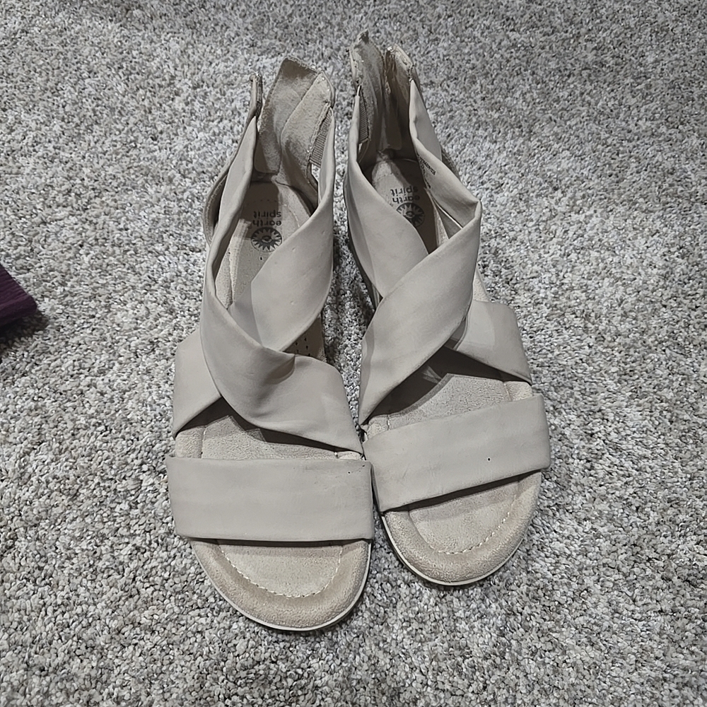 Elegant Cream Women's Sandals